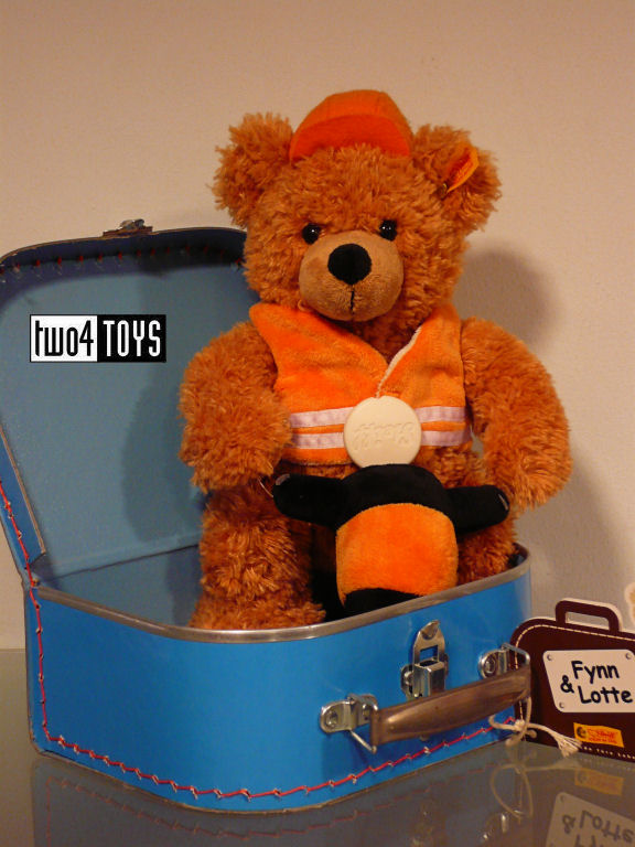 steiff fynn teddy bear in suitcase