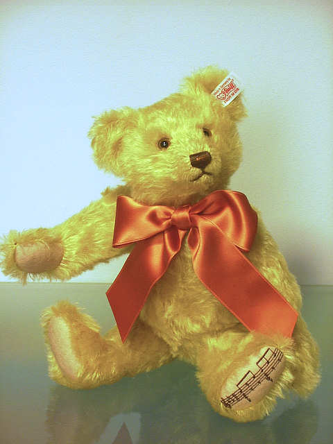 steiff musical teddy bears
