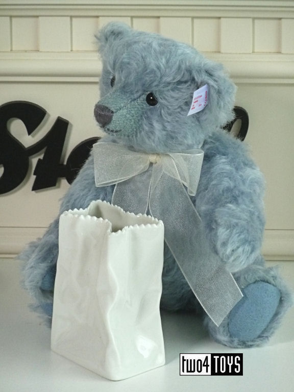 steiff lilly bear