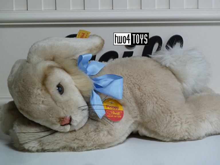 https://www.two4toys.com/images/details/082221.jpg
