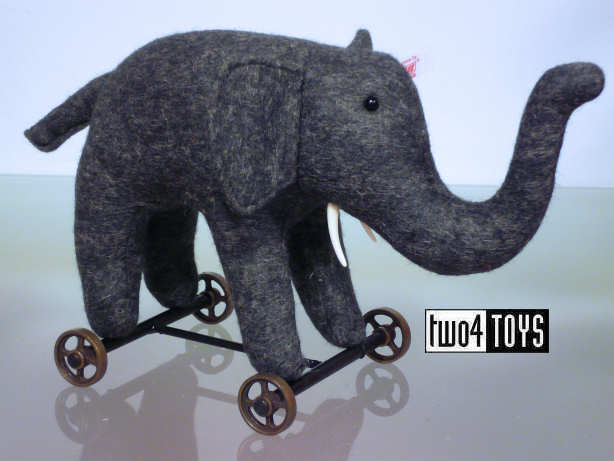 steiff elephant on wheels