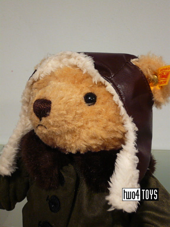 https://www.two4toys.com/images/details/683022d.jpg
