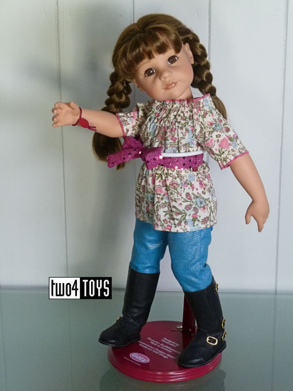 https://www.two4toys.com/images/details/Gotz_Doll_Stand_Small5.jpg