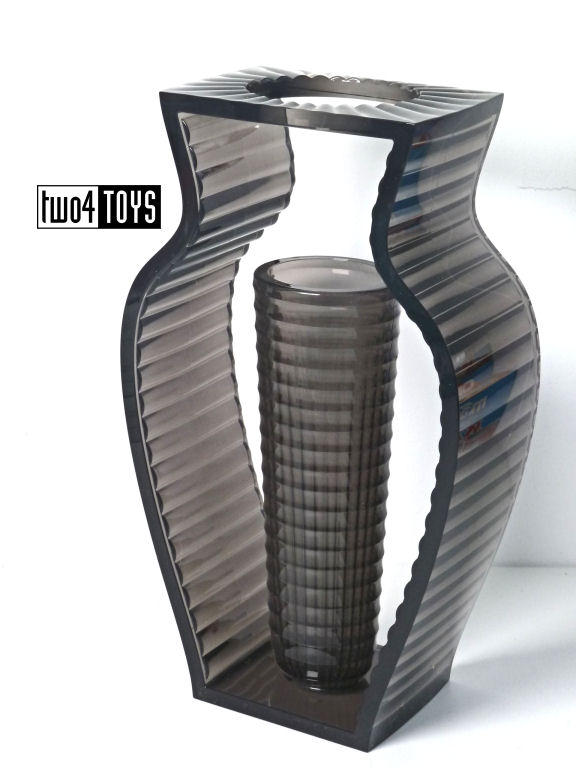 https://www.two4toys.com/images/details/Kartell_I-Shine_01.jpg