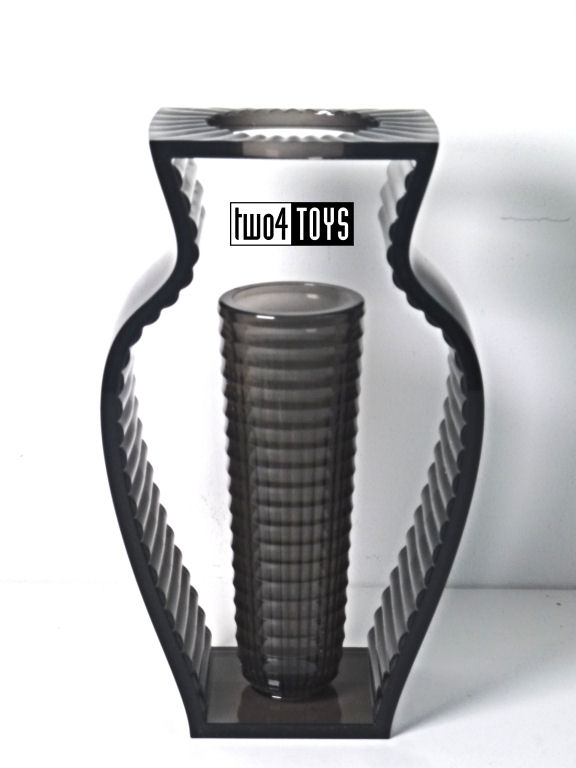 https://www.two4toys.com/images/details/Kartell_I-Shine_02.jpg