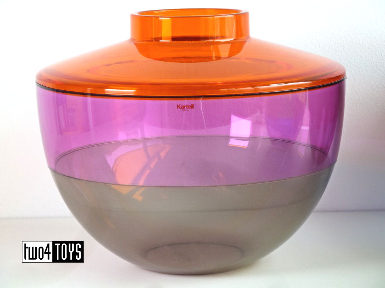 https://www.two4toys.com/images/details/Kartell_Shibuya_Vaas_orange_violet_smoke_01.jpg