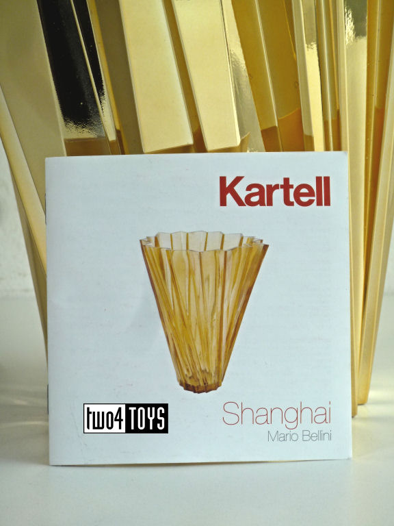 https://www.two4toys.com/images/details/Kartell_Sjanghai_goud.04.jpg