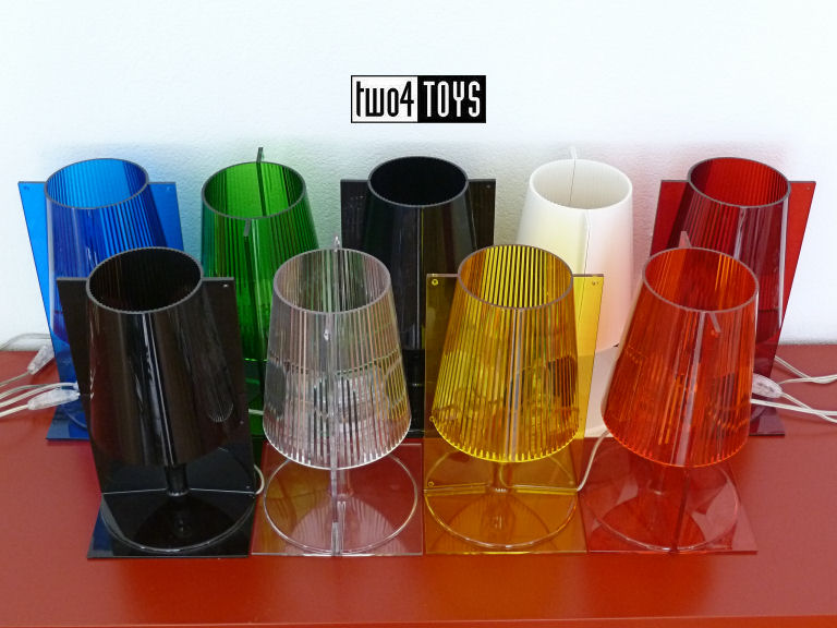 https://www.two4toys.com/images/details/Kartell_Take_alles_licht_uit_1.jpg