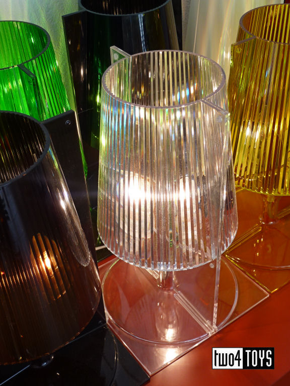 https://www.two4toys.com/images/details/Kartell_Take_transparant_1.jpg