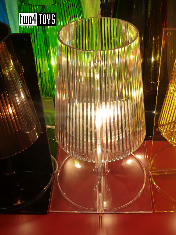 https://www.two4toys.com/images/details/Kartell_Take_transparant_2.jpg