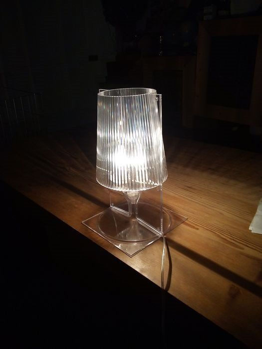 https://www.two4toys.com/images/details/Kartell_Take_transparant_K1.jpg