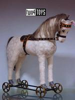 Steiff 667701 TRAVELLER PAARD OP WIELEN TOY SHOPPE EXCL. / 2005