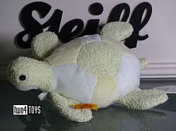 Steiff 241406 SEA SWEETIES TIMMY SCHILDPAD MET RAMMELAAR 2018